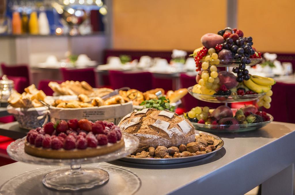 Hotel Monceau Wagram Paryż Zewnętrze zdjęcie